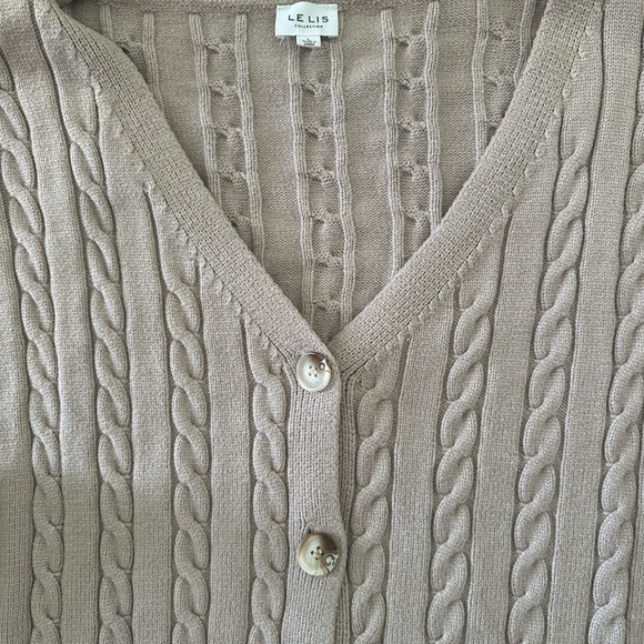 LELIS Tan Cable Knit Crop Sweater - Picture 2 of 3